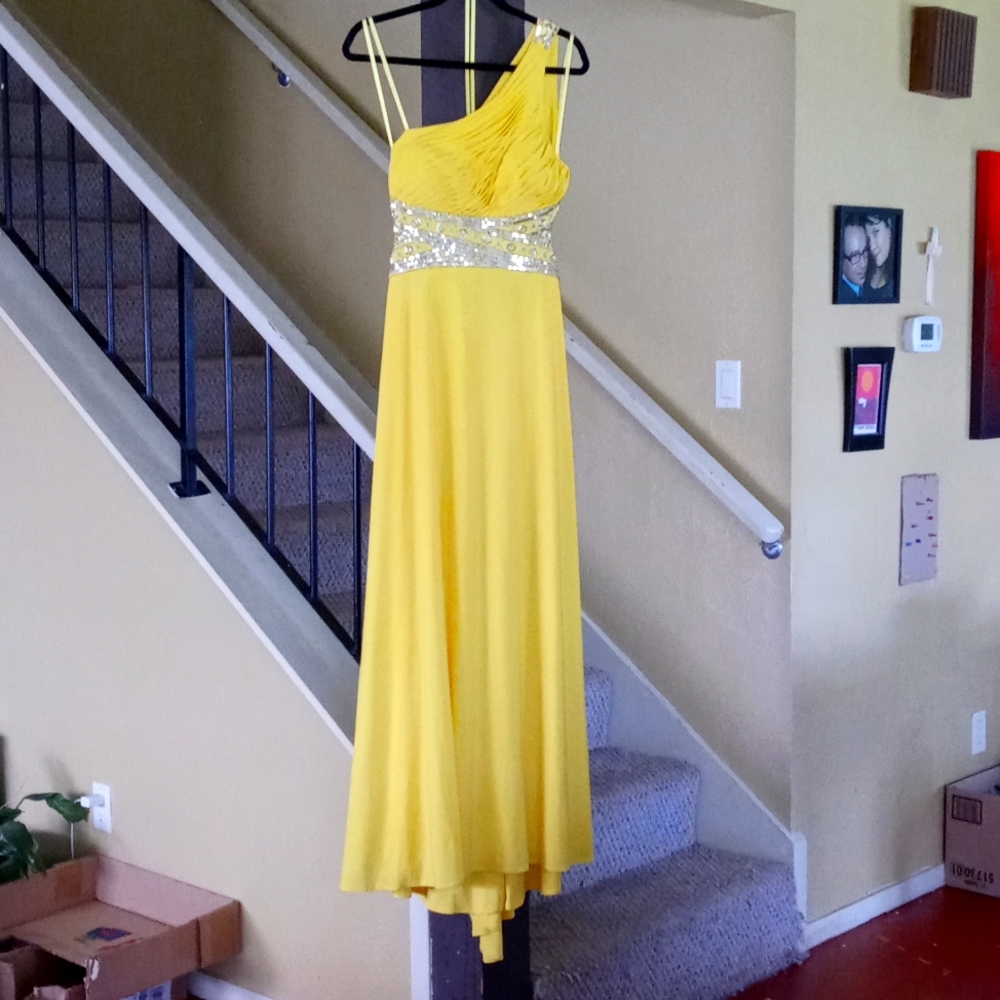 Vibrant Yellow Caché Beaded One-Shoulder Gown Full-Length Dress Women's 10 NWT